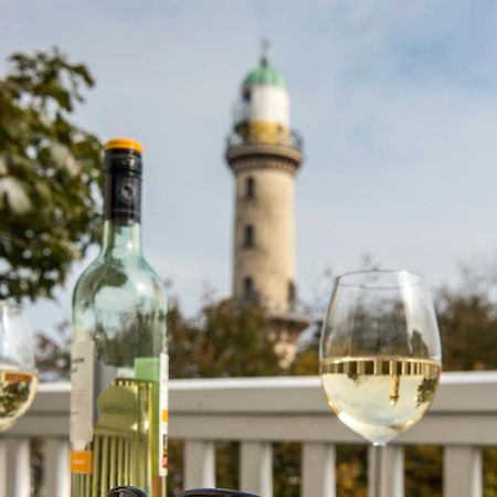 Hotel Am Leuchtturm Росток Экстерьер фото