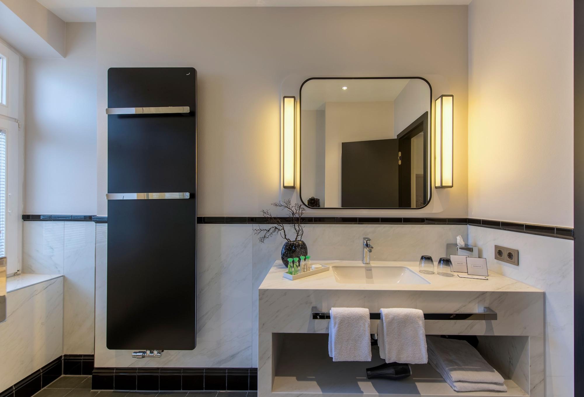 Hotel Am Leuchtturm Росток Экстерьер фото