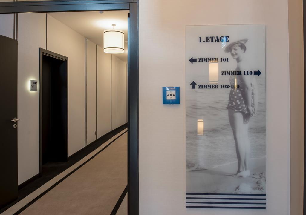 Hotel Am Leuchtturm Росток Экстерьер фото