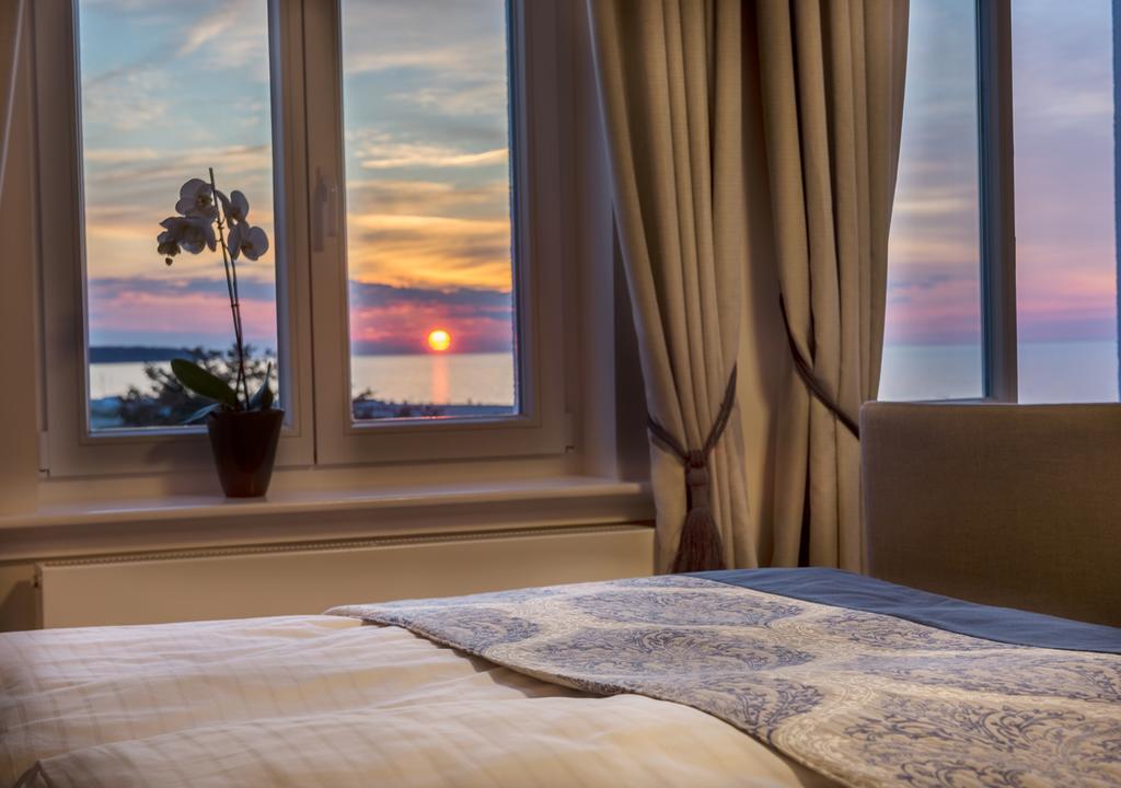 Hotel Am Leuchtturm Росток Экстерьер фото