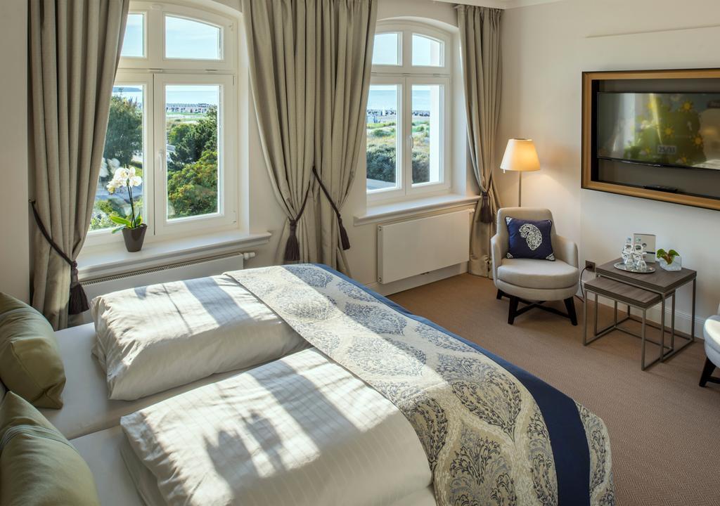 Hotel Am Leuchtturm Росток Экстерьер фото